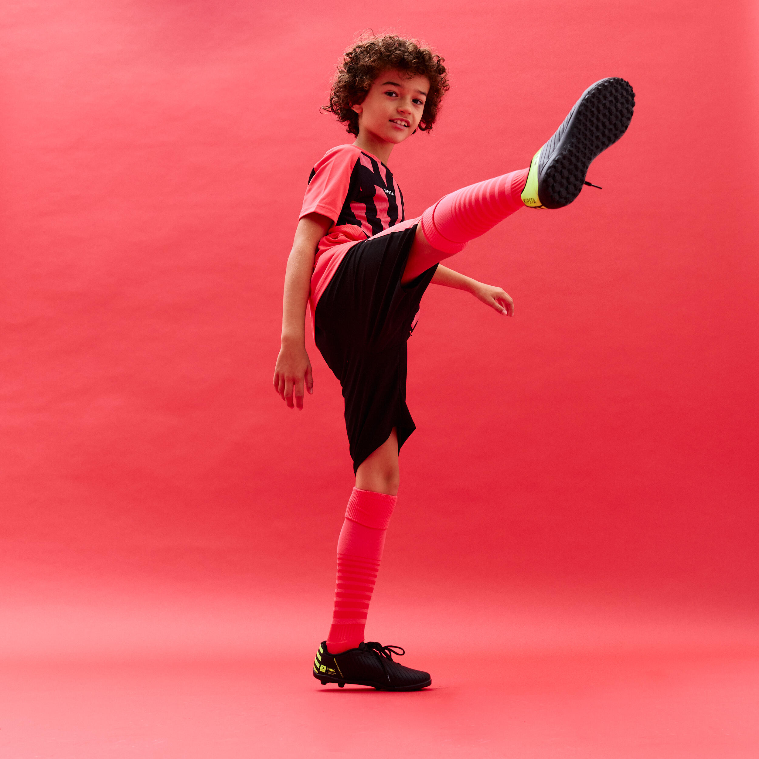Çocuk Halı Saha Ayakkabısı / Futbol Ayakkabısı - Siyah / Sarı - 100 Turf