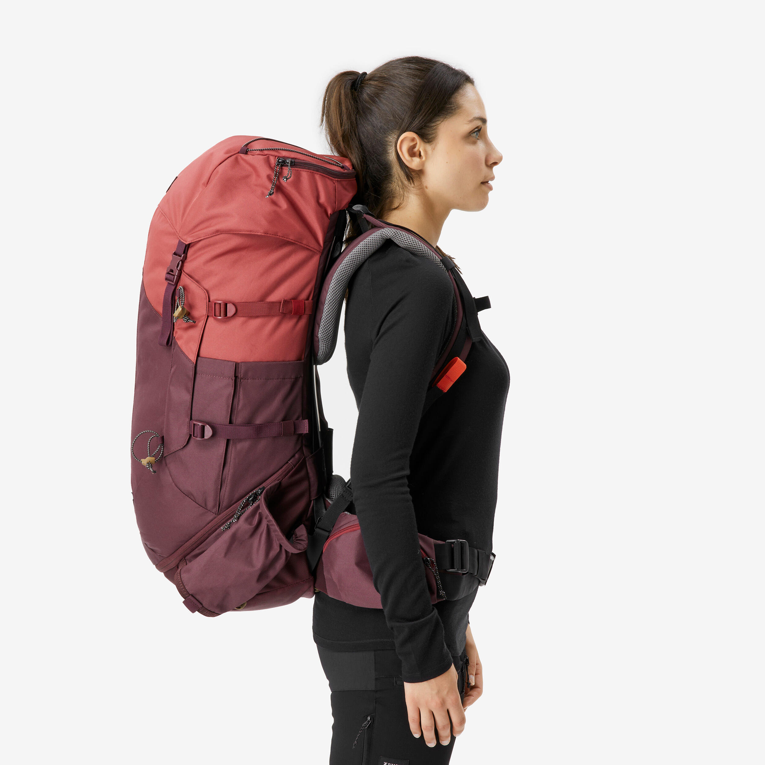 کولهپشتی کوهنوردی زنانه FORCLAZ مدل MT100 Easyfit کولهپشتی کوهنوردی زنانه FORCLAZ مدل MT100 Easyfit